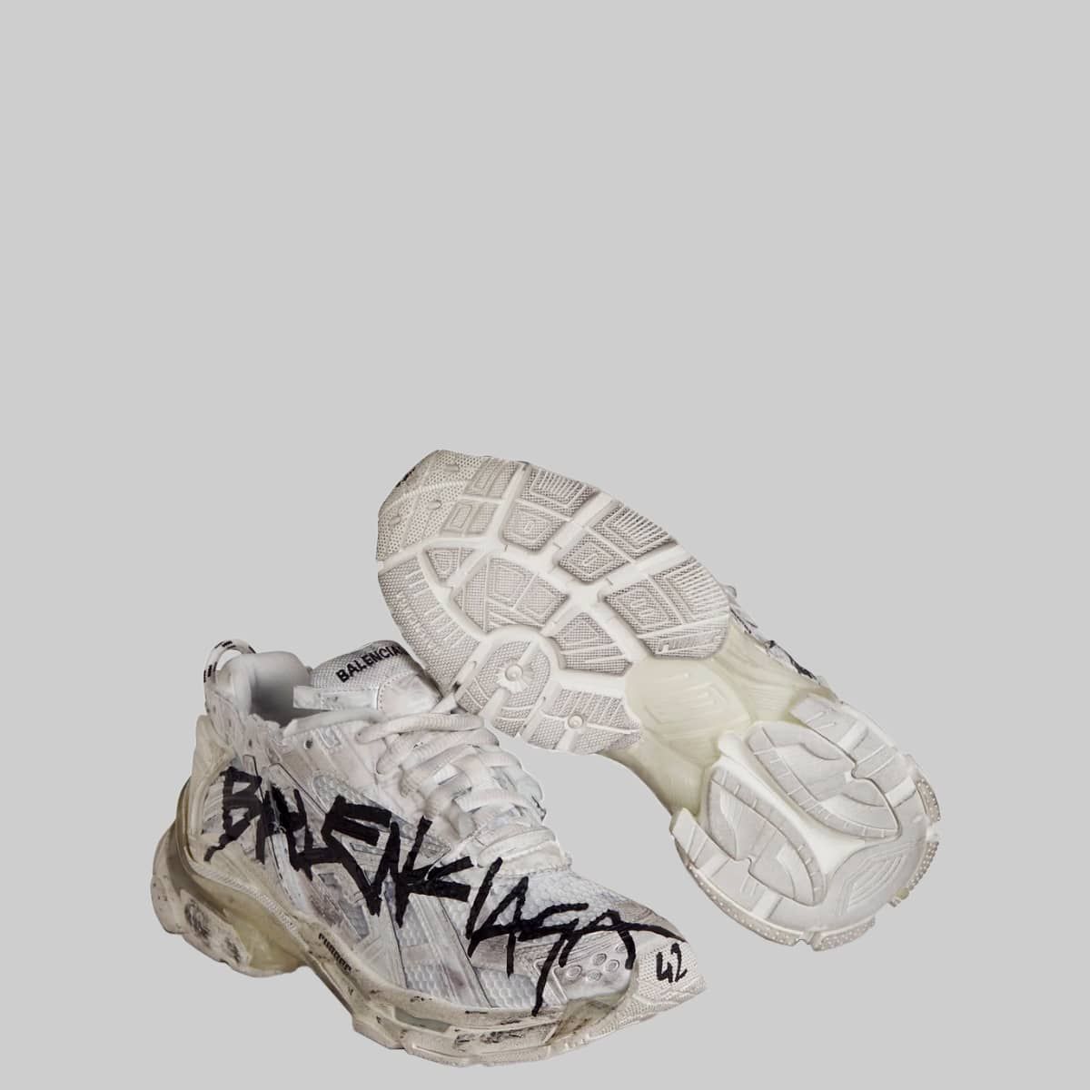 Runner Graffiti Sneakers In White