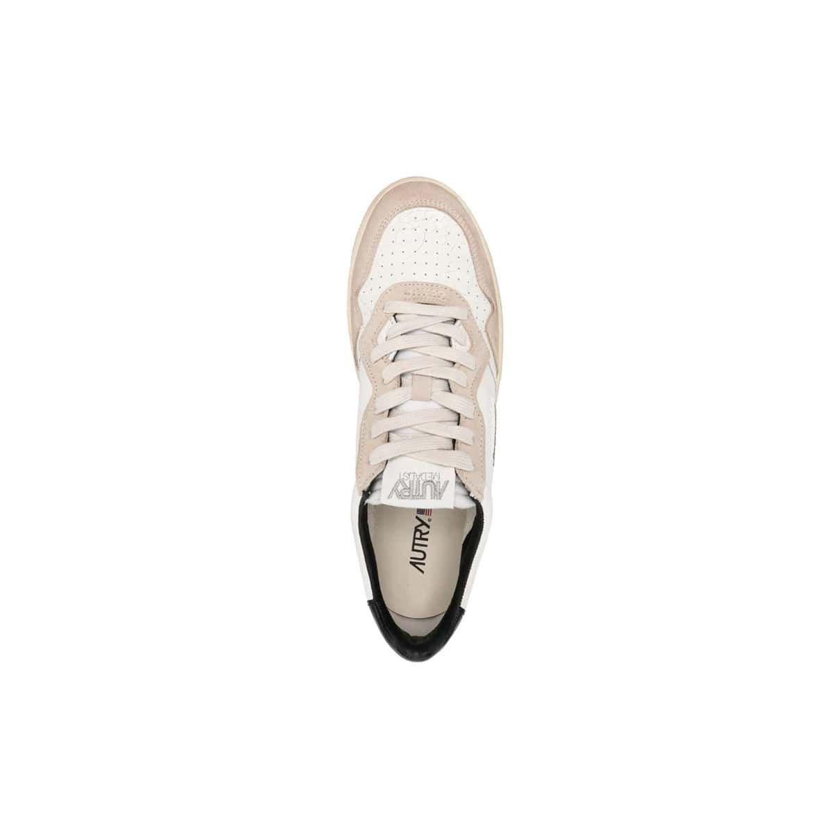 Medalist Low Top Sneakers In White & Black Leather