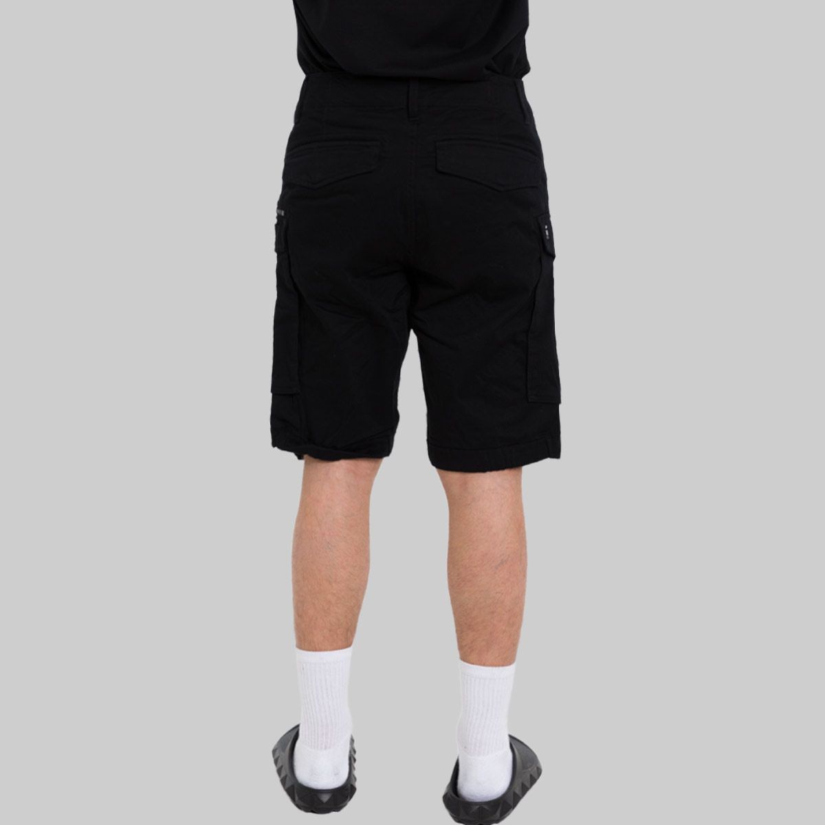 Rovic Relaxed Short In Black